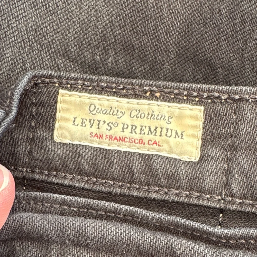 LEVI’S Black 501® ORIGINAL FIT WOMEN'S JEANS - Picture 5 of 8